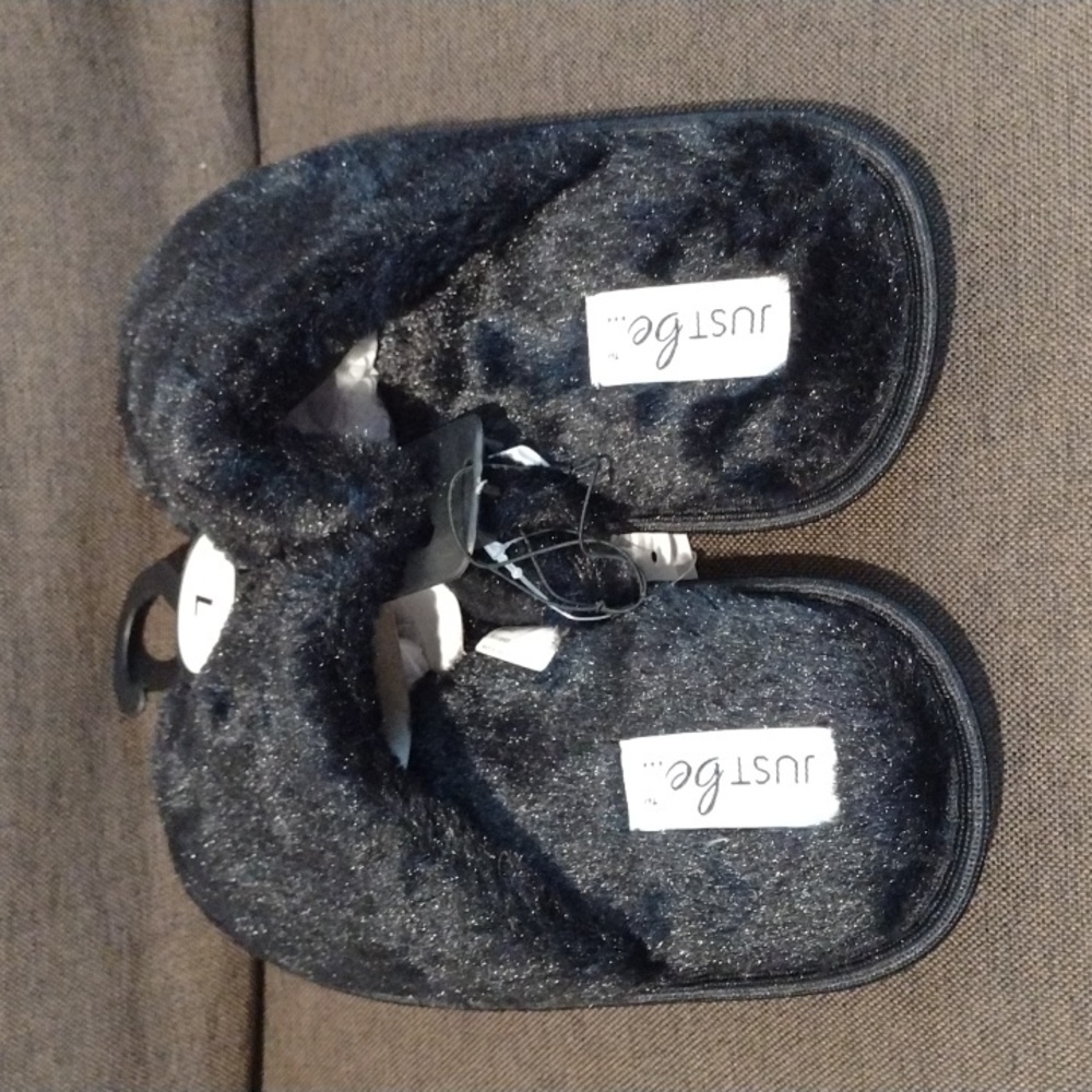 Ladies fuzzy soft slides slippers new - Picture 3 of 5